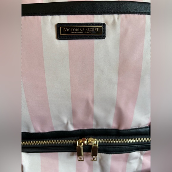 🩷Victoria's Secret Large Carry-On Bag🩷 - Picture 5 of 12